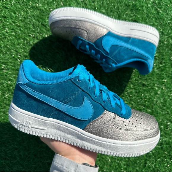 Nike Air Force 1 Qs Green Abyss / Light Blur Lacquer - Picture 3 of 11